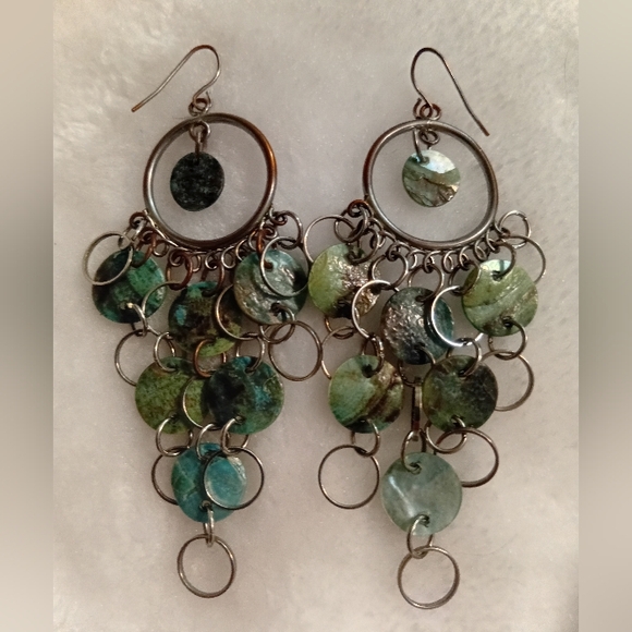 unbranded Jewelry - Elegant Green Chandelier Earrings